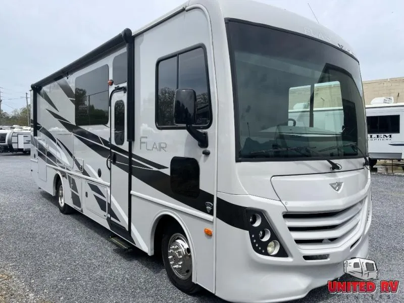2023 Fleetwood Flair 29M - Photo 3