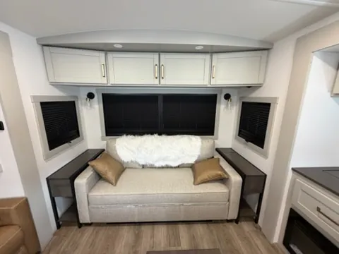 2025 Brinkley Model Z AIR 310, Photos photo 6