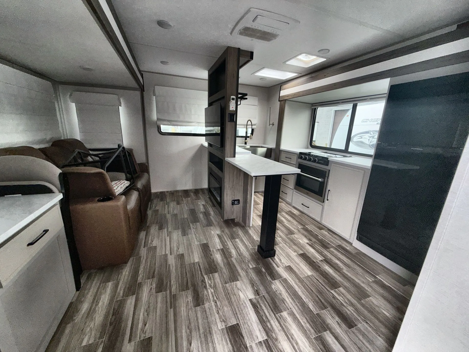 2025 Forest River Vibe 2500SP - Photo 4