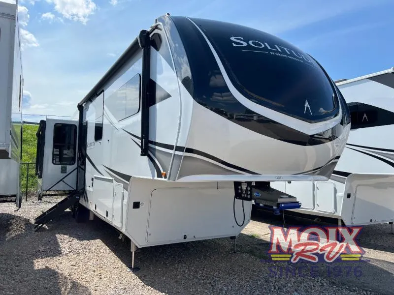 2026 Grand Design Solitude 370DV - Photo 2