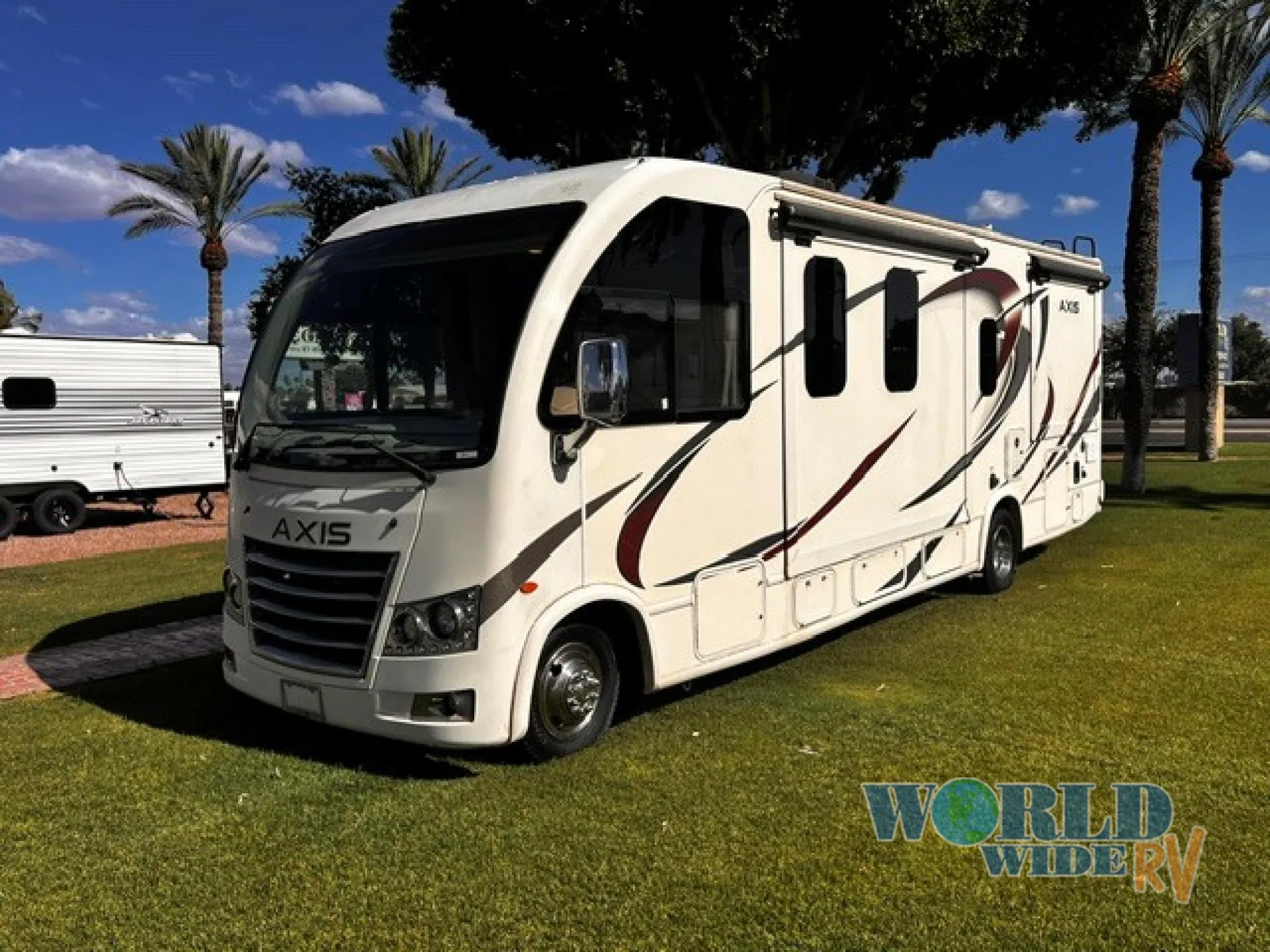 2018 Thor Motor Coach Axis 27.7 - Photo 2