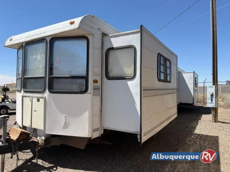 1998 Hy-Line Enterprises Premier Ultra Lite Used    SK38 - Photo 4