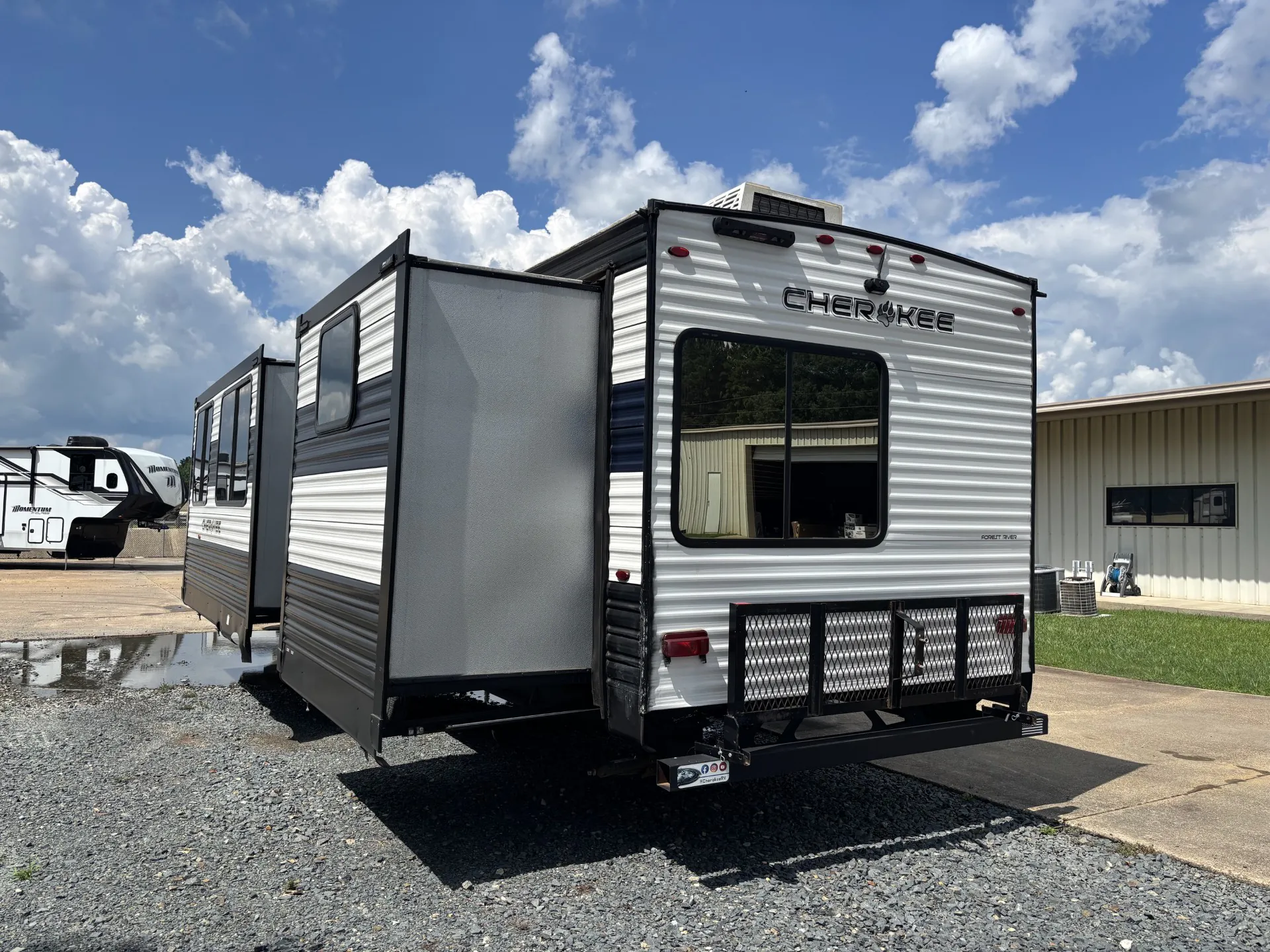 2023 Forest River Cherokee 324TS — Photo 6