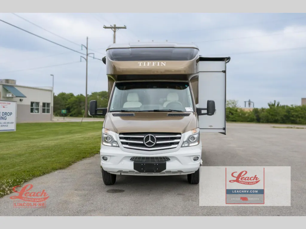 2018 Tiffin Wayfarer 24 FW, Photos photo 3