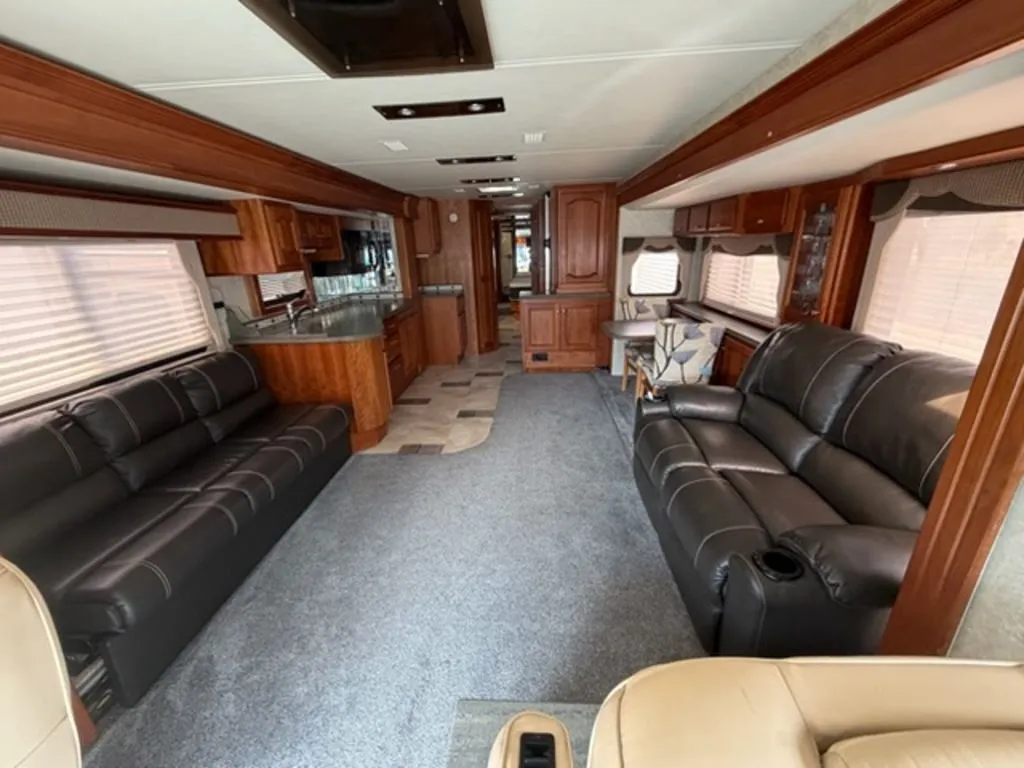 2004 Country Coach Intrigue 400 400 - Photo 2