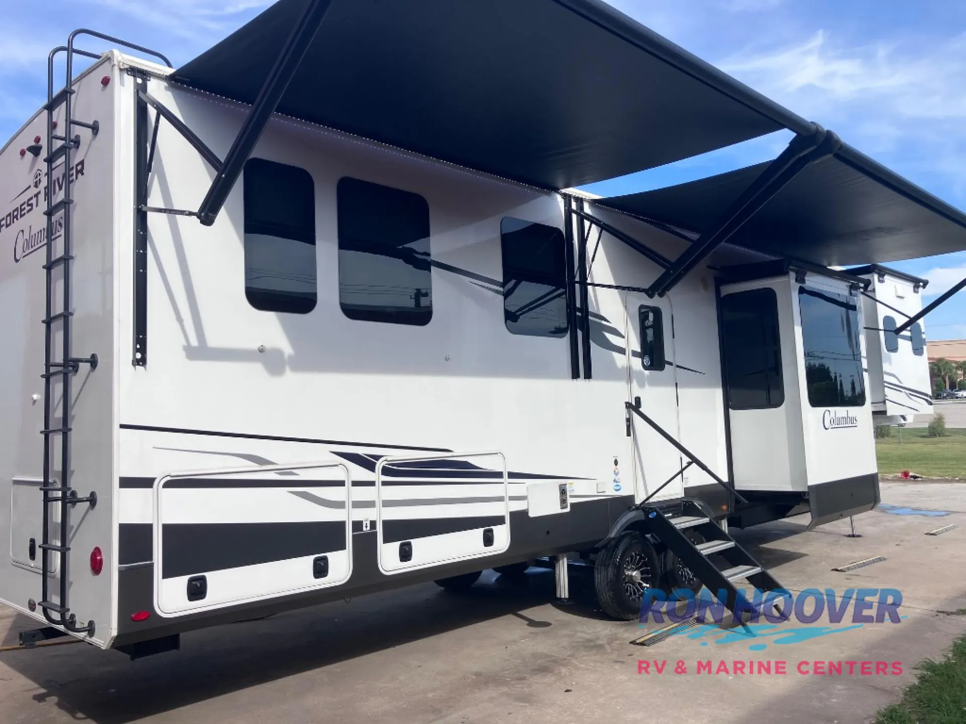 2025 Palomino Columbus 388FKH - Photo 4