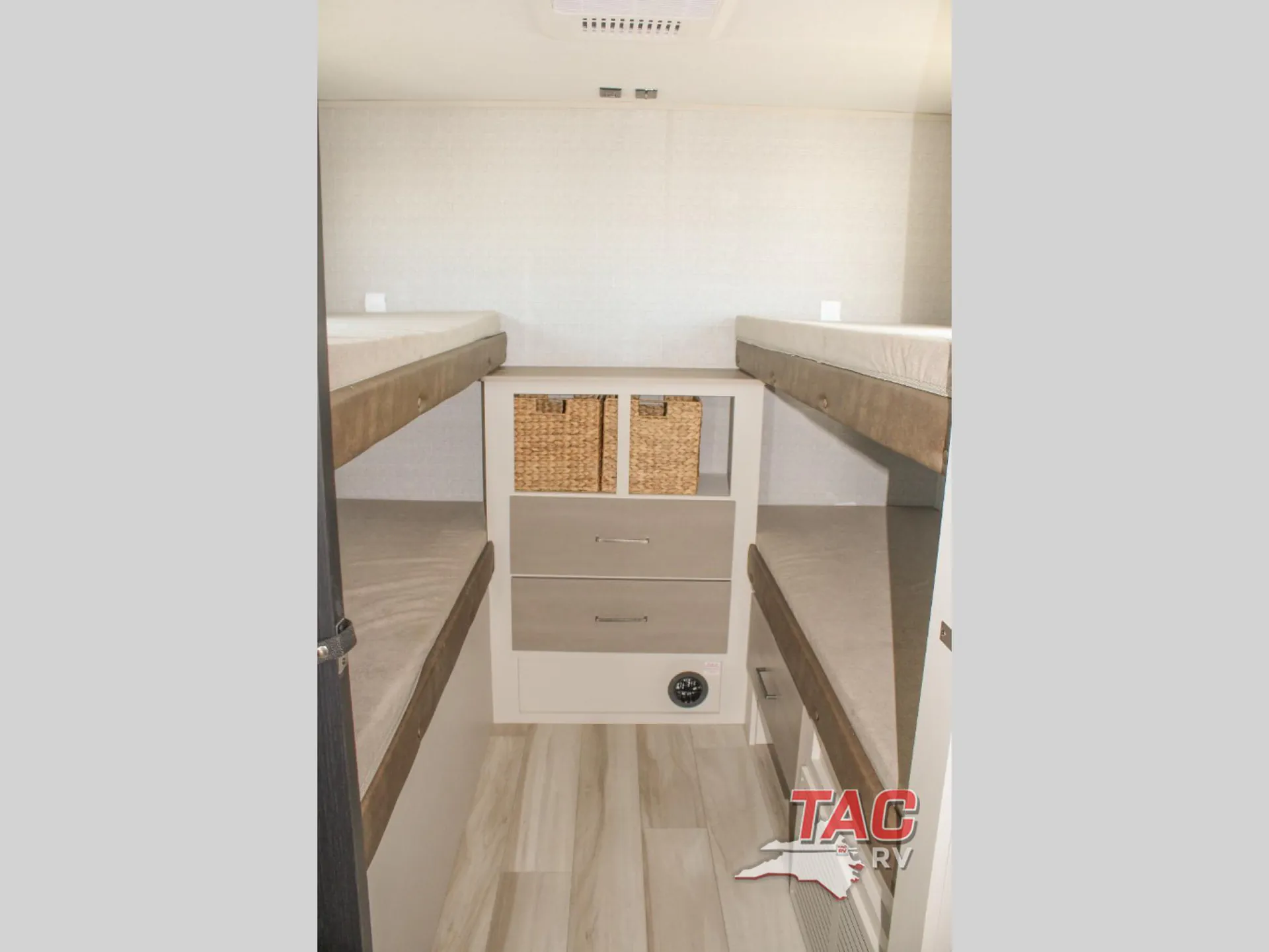 2027 Forest River Wildwood Heritage Glen 301FAM — Photo 6