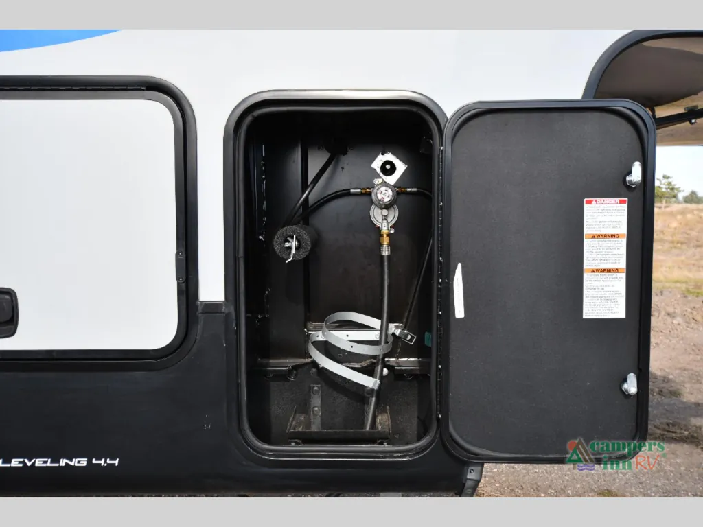 2021 Forest River Cherokee Arctic Wolf 3550 SUITE, Photos photo 19