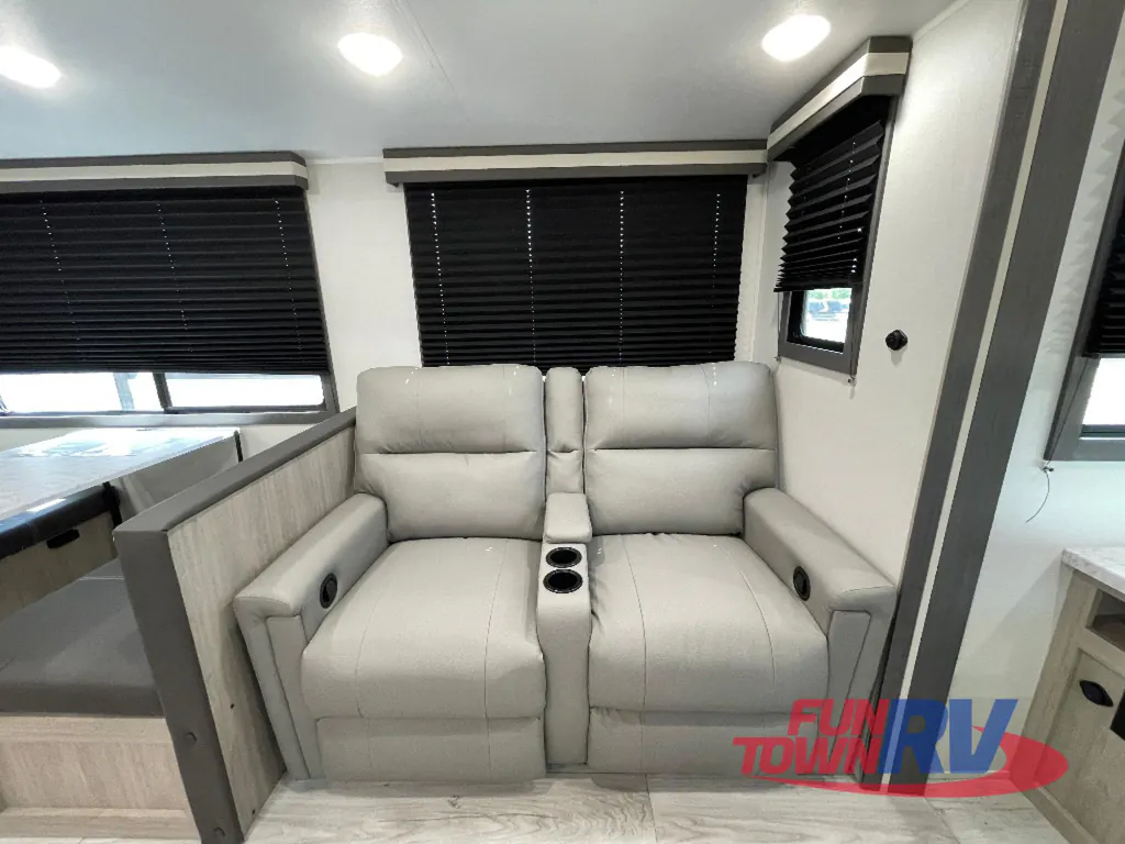 2026 East to West Della Terra 272RL, Photos photo 20