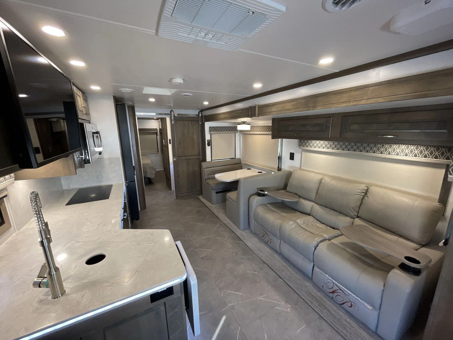 2023 Dynamax Corp DynaQuest XL 3400KD — living area main