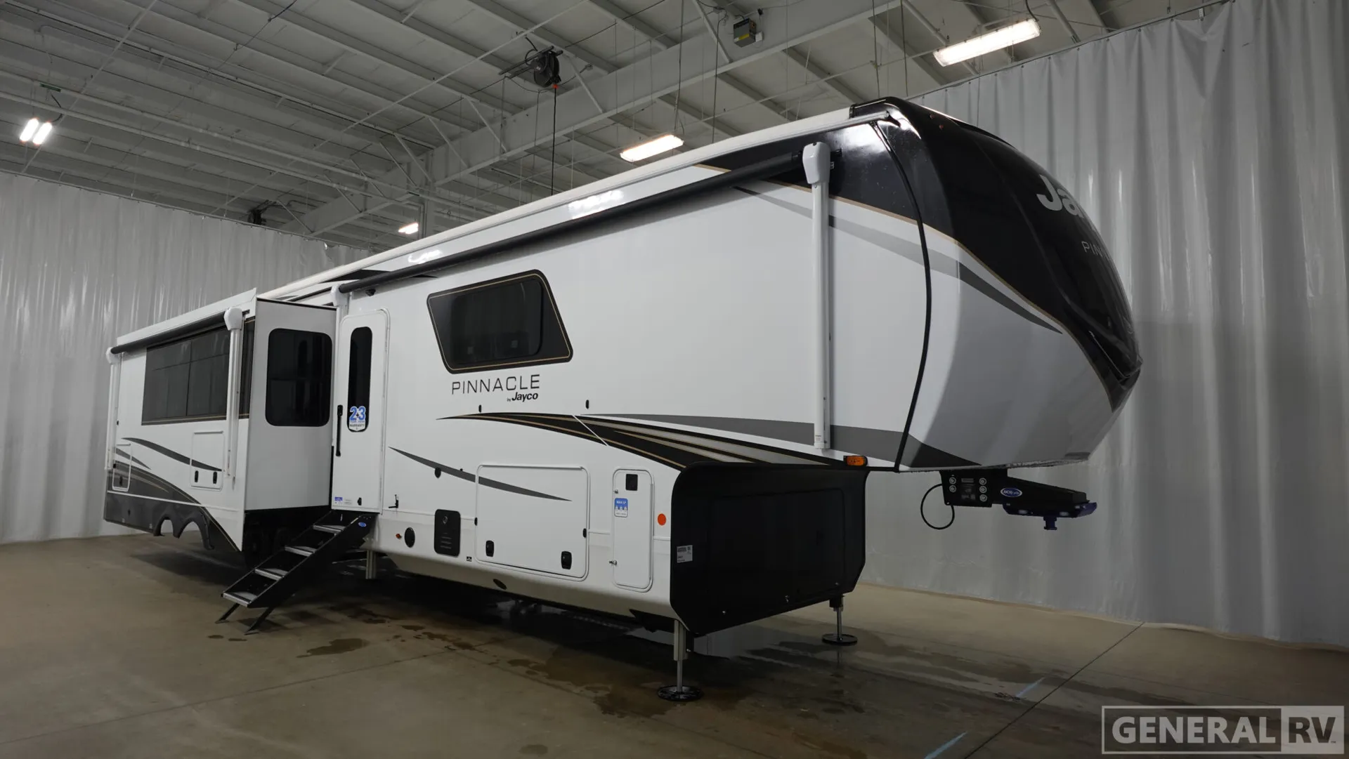 2026 Jayco Pinnacle 38FBRK - Photo 2