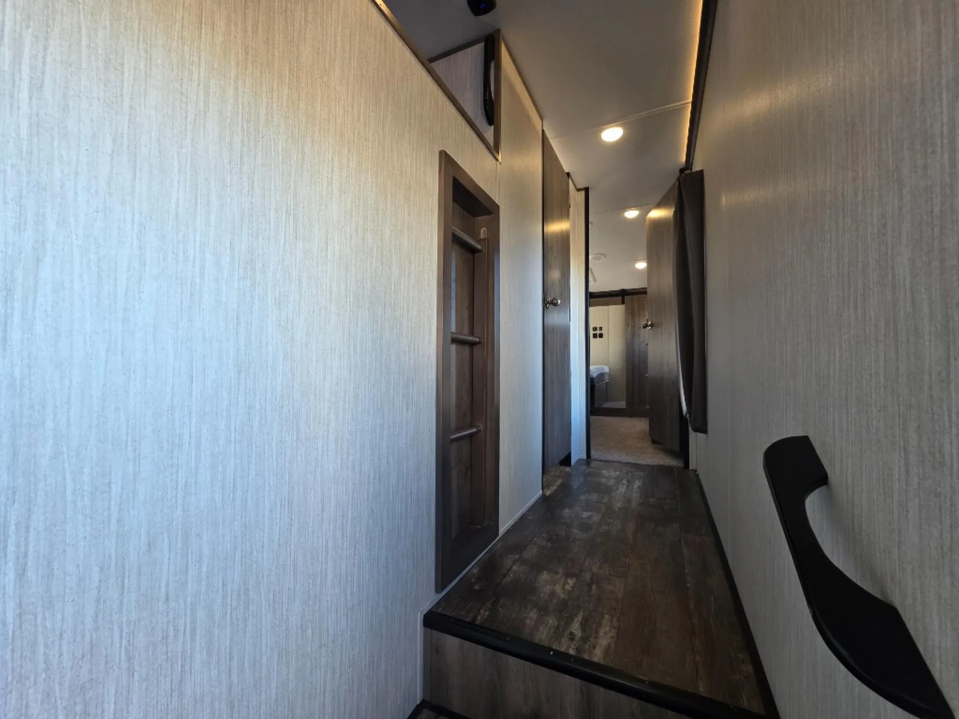 2020 Forest River Sabre 36BHQ — Photo 5