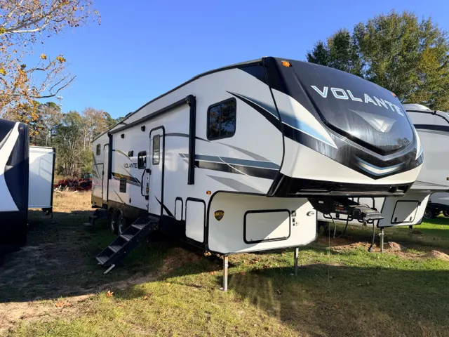 2023 CrossRoads Volante 310BH - Photo 2