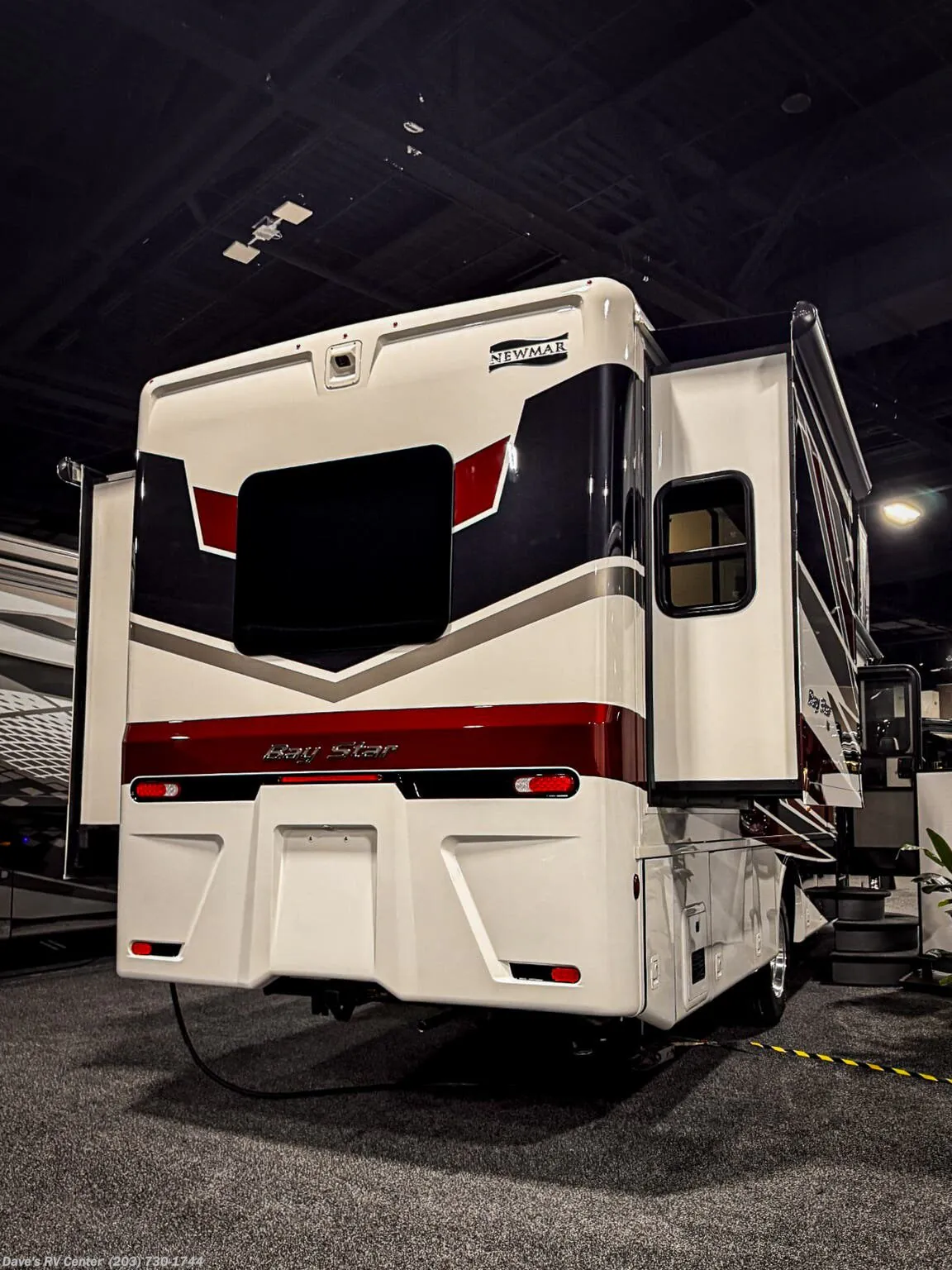 2027 Newmar Bay Star 3640 - Photo 3