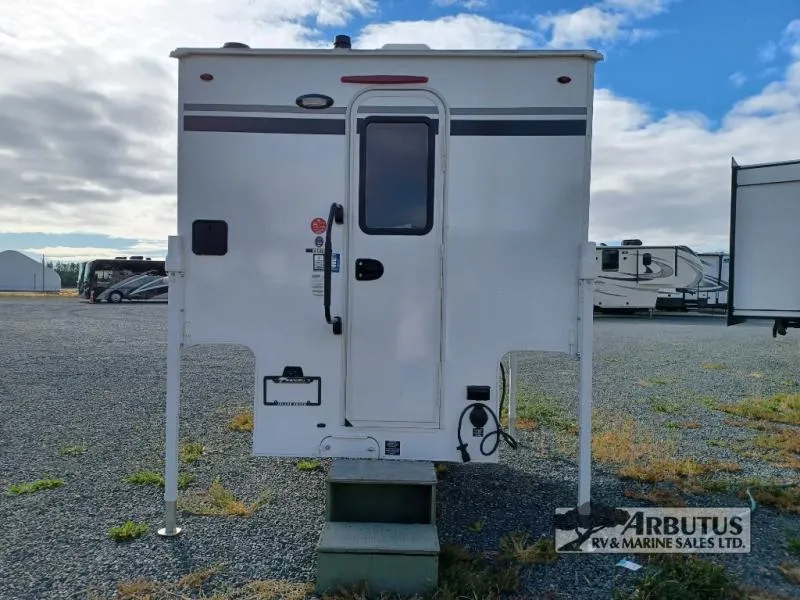 2026 Lance Squire Truck Campers SQ610 - Photo 4