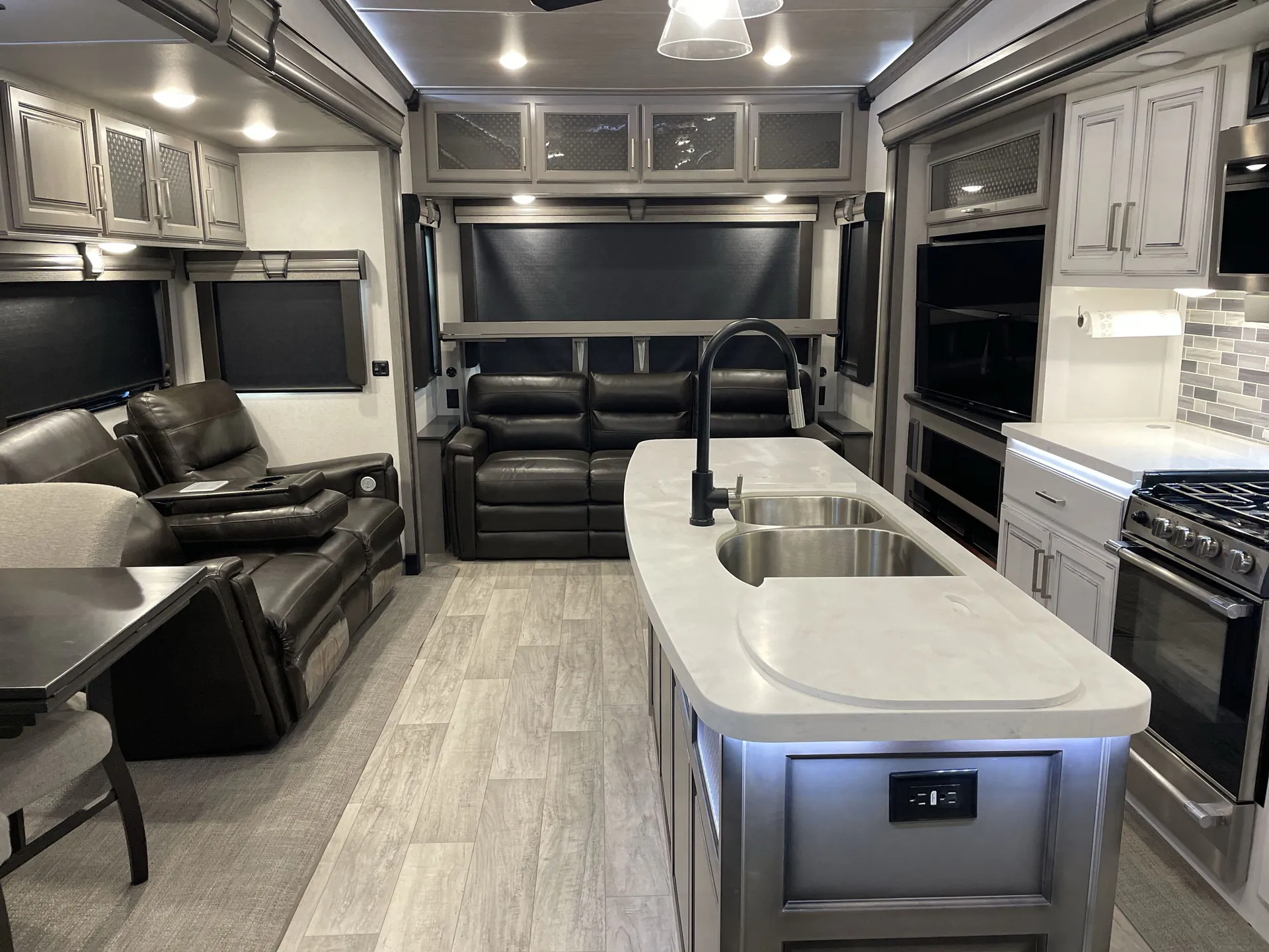 2021 Keystone Montana 3780RL — living area main