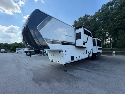 2026 Keystone Rv Montana 3900RK - Photo 3