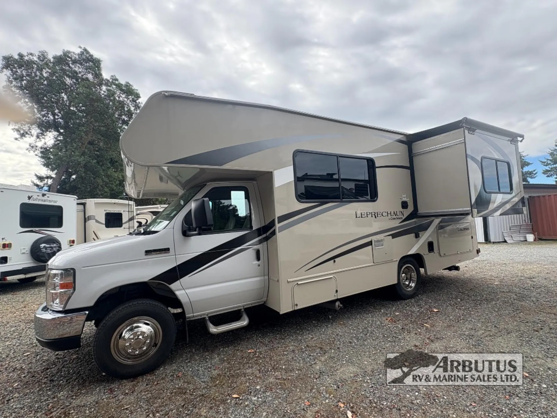 2021 Coachmen Leprechaun 210RS - Photo 4
