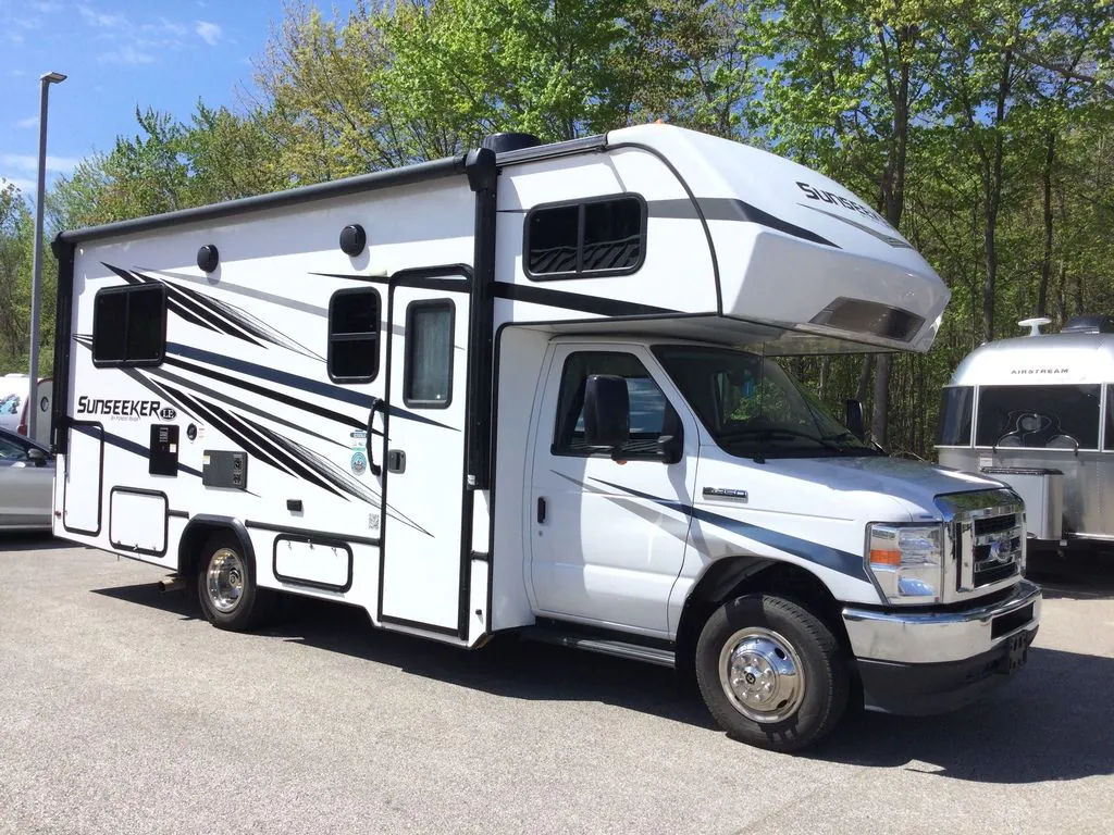 2021 Forest River Sunseeker 2850S LE - Photo 3