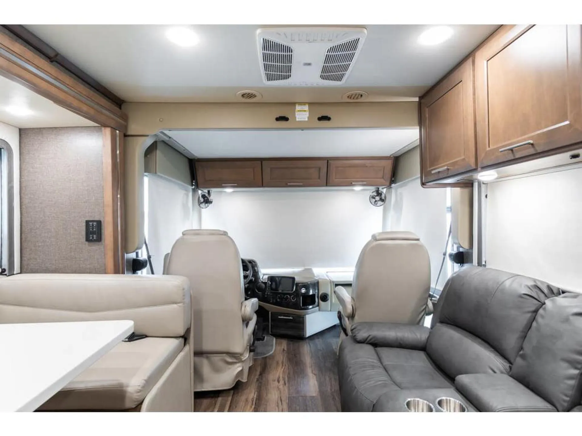 2022 Thor Motor Coach Palazzo 33.6 - Photo 4