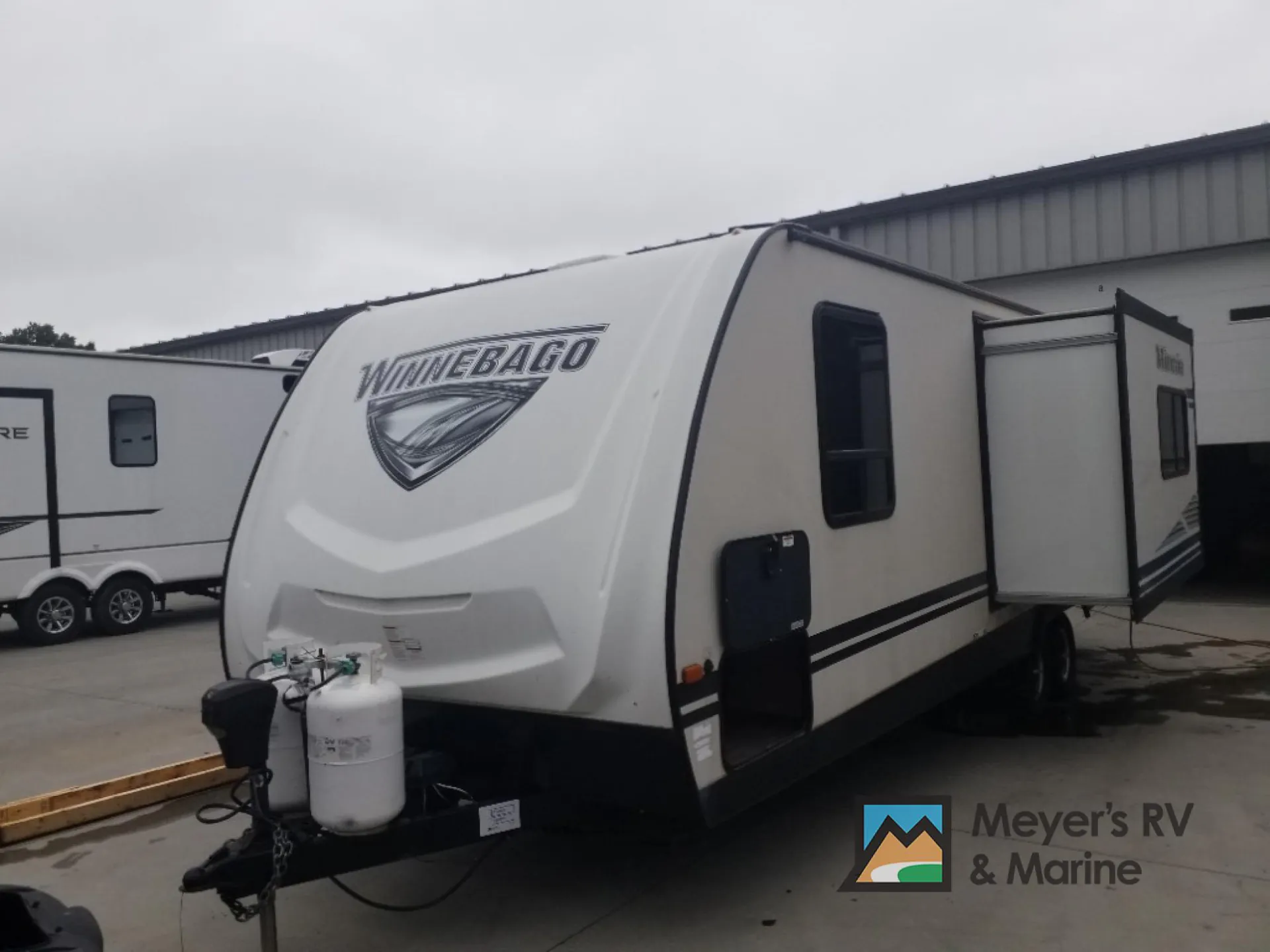 2019 Winnebago Minnie 2401RG - Photo 3