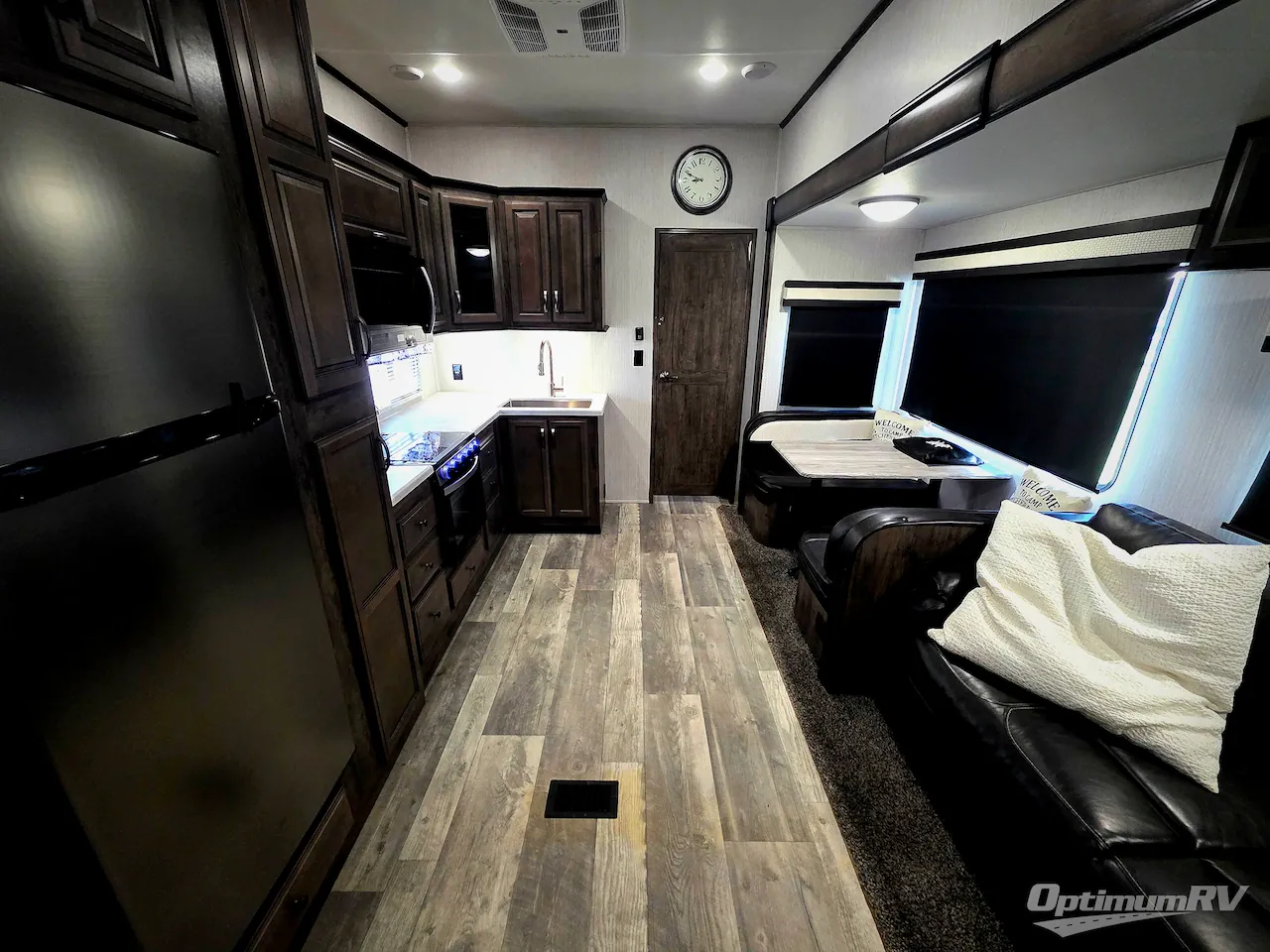 2020 Forest River Sandpiper 3330BH dealer photo 3 from Optimum RV