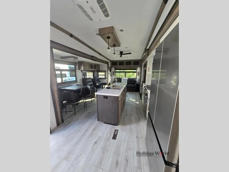 2026 Keystone Montana 3781RL - Photo 4