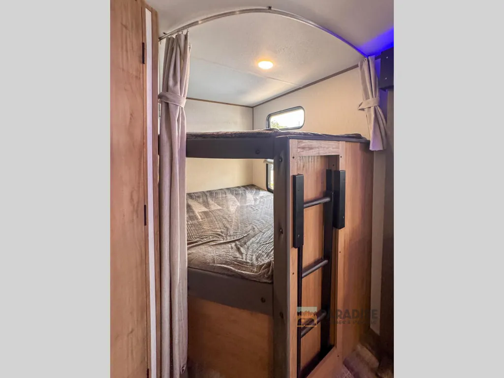 2024 Forest River Cherokee Alpha Wolf 26DBH, Photos photo 12