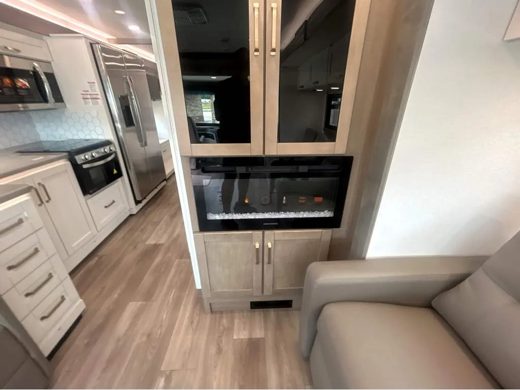 2027 Entegra Coach Vision XL 36C, Photos photo 22