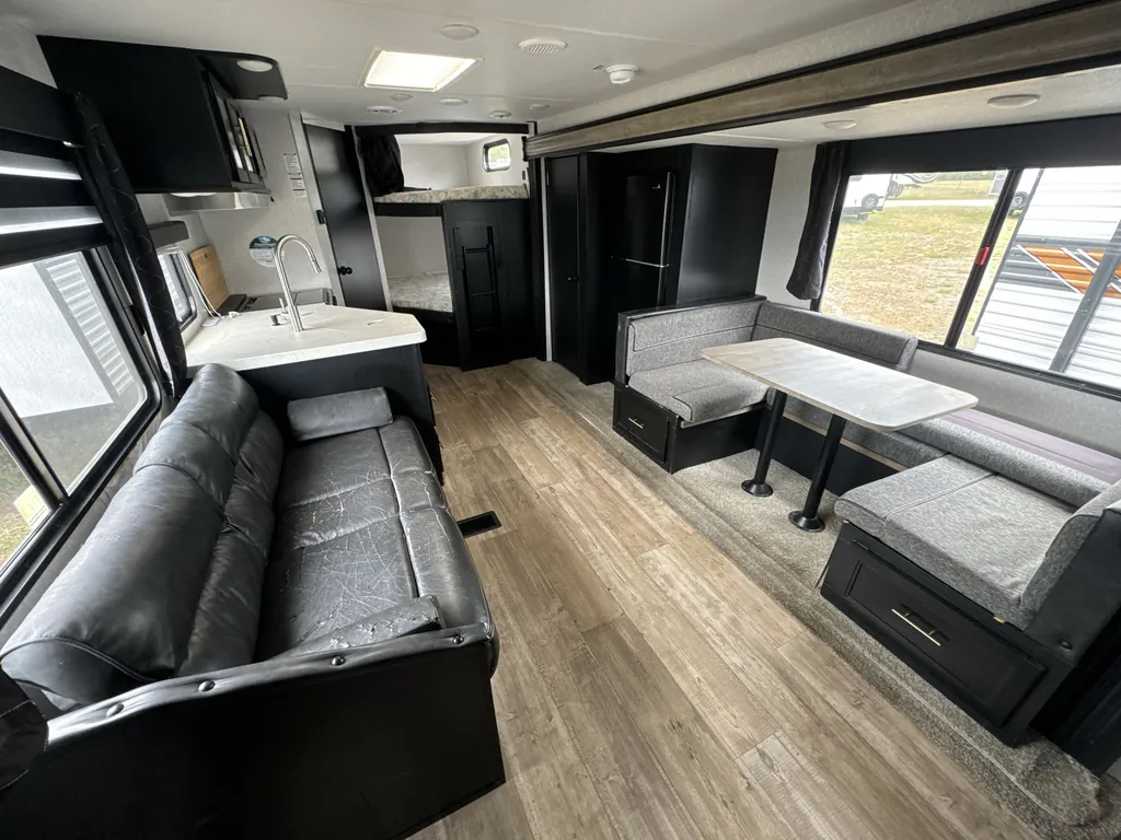 2022 Forest River Cherokee 274BRB, Photos photo 2