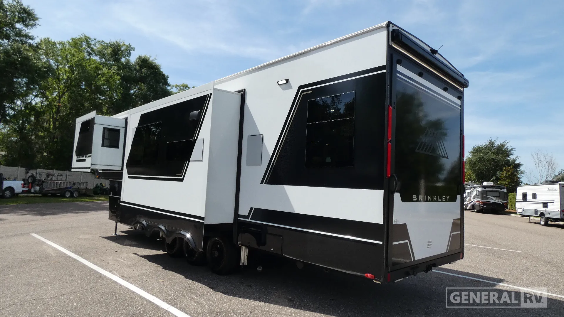 2025 Brinkley Model G 3250 - Photo 4