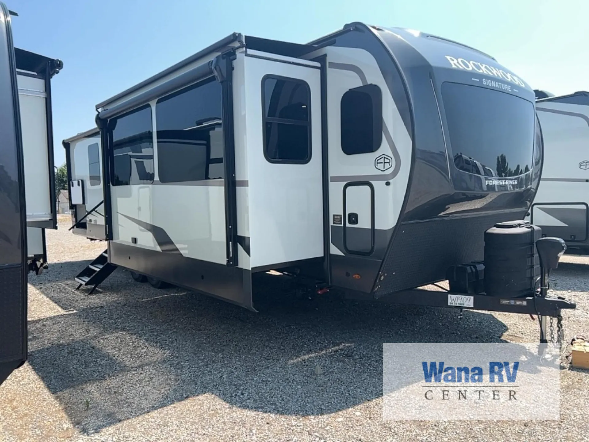 2027 Forest River RV Rockwood Signature 8391FK - Photo 2