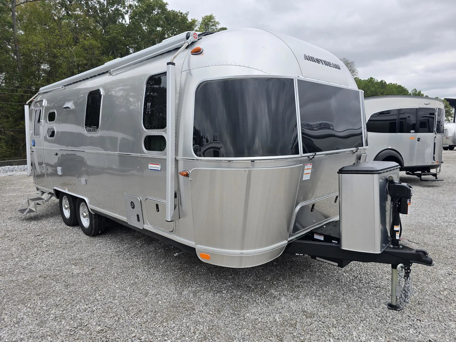 2026 Airstream International 25FB - Photo 2