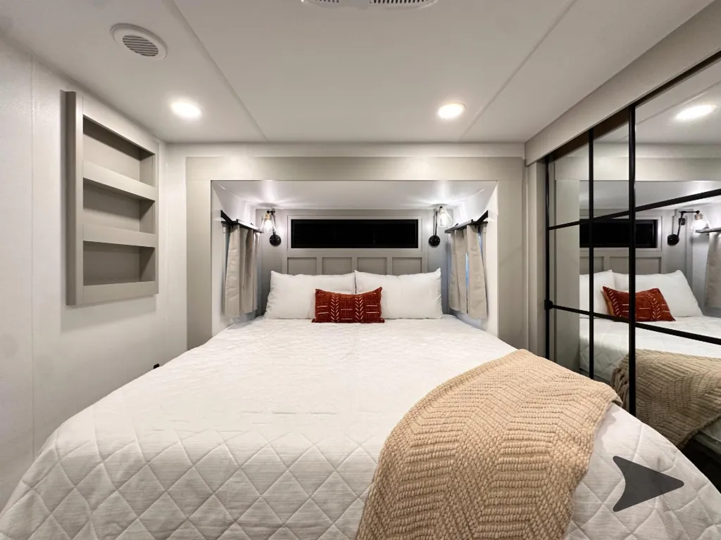 2026 Brinkley Model G 3520, Photos photo 69