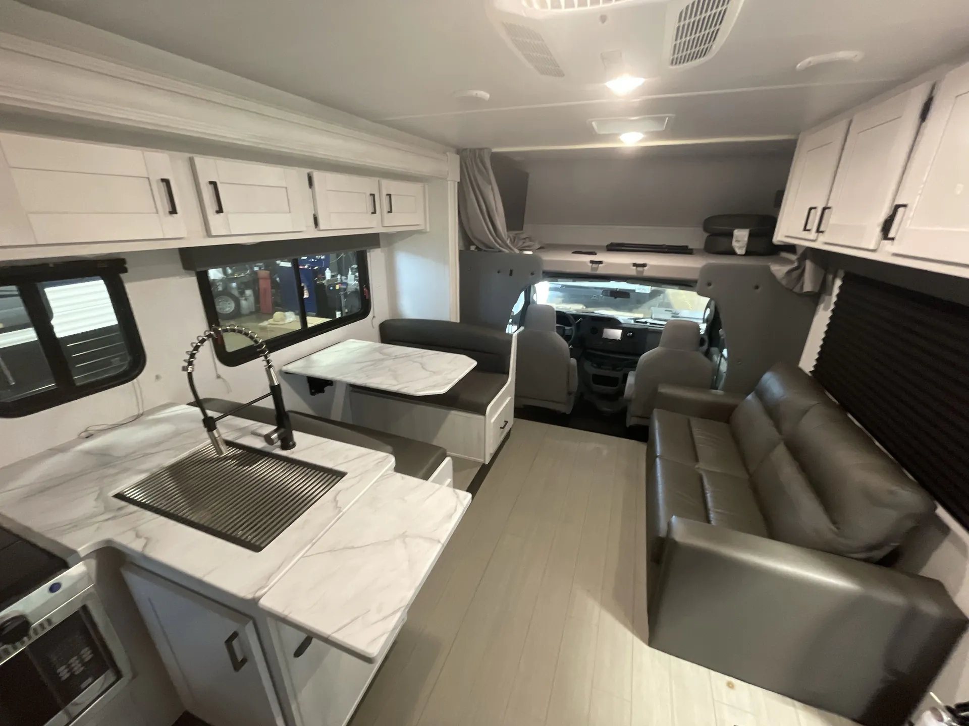 2024 East to West Entrada 3100FB — living area main