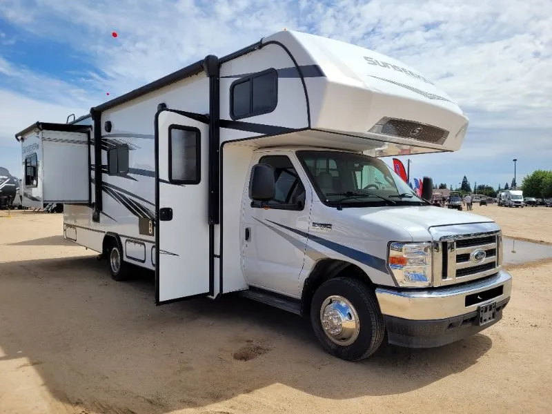 2023 Forest River Sunseeker 2550DS LE - Photo 2