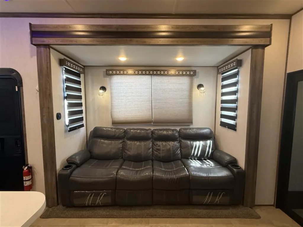 2021 Forest River Rogue Armored 351G2, Photos photo 5