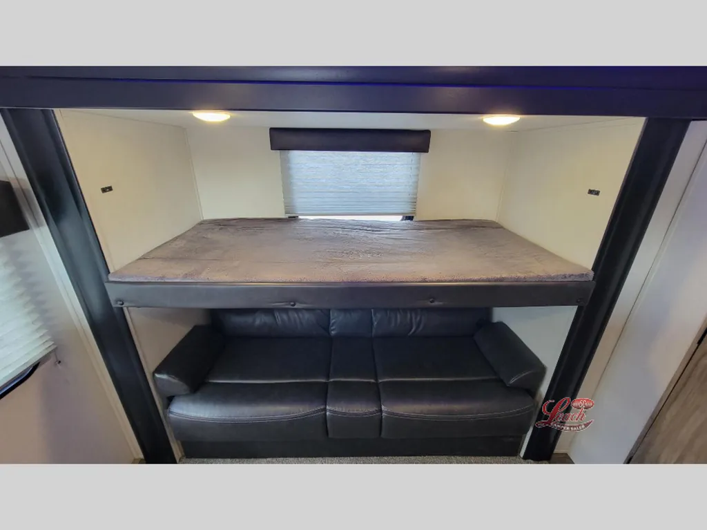 2022 Forest River Cherokee Alpha Wolf 33BH-L, Photos photo 19