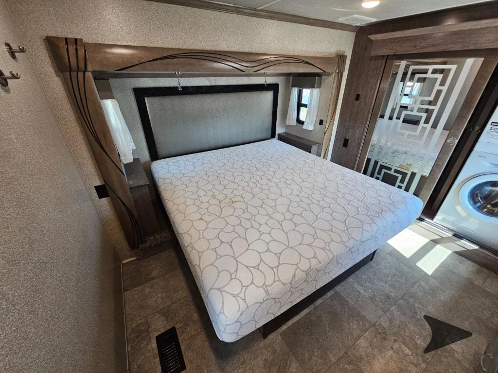 2020 Forest River Cedar Creek Champagne Edition 38EL, Photos photo 43
