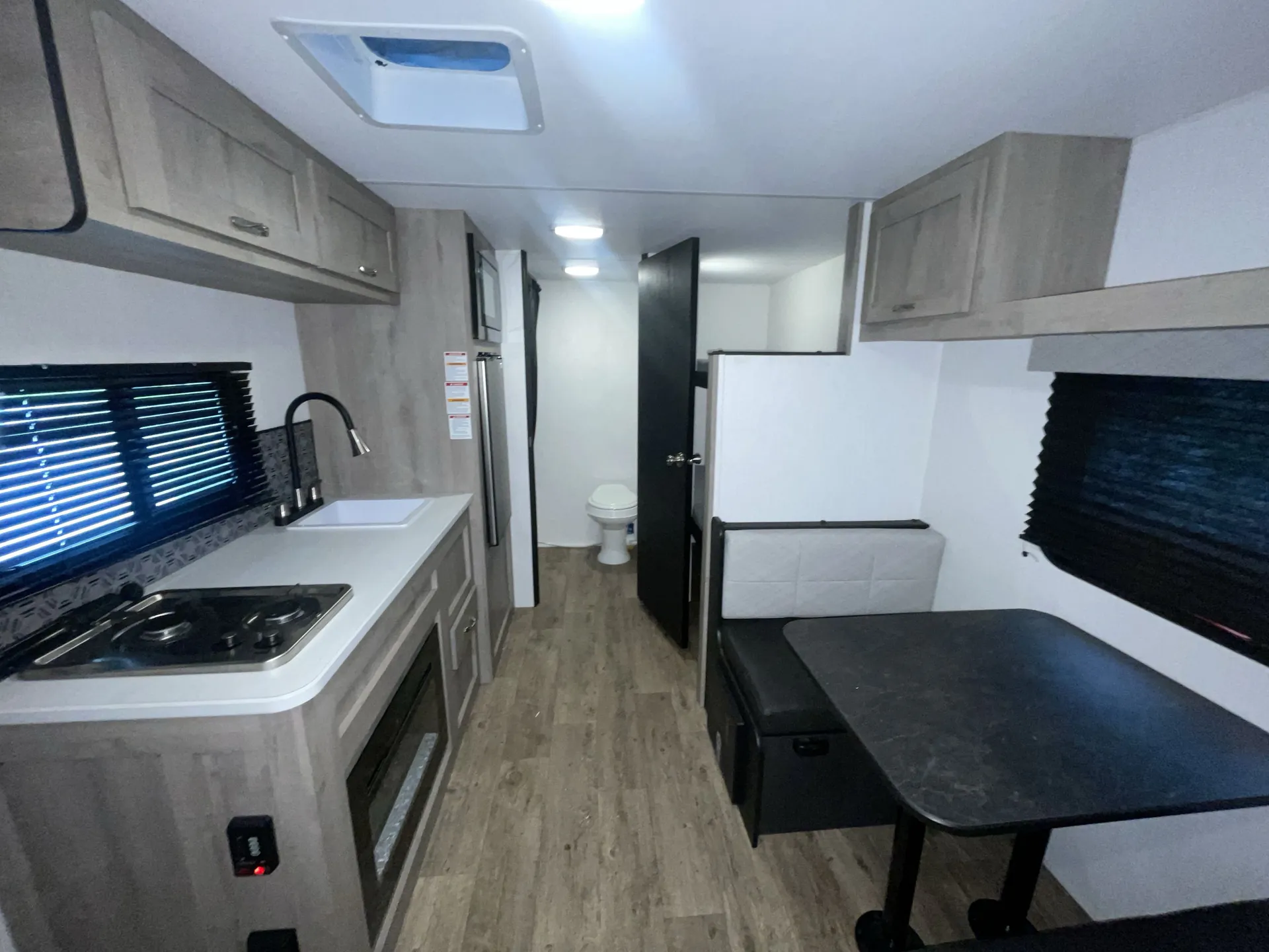 2025 Cruiser RV Avenir 17BH - Photo 3