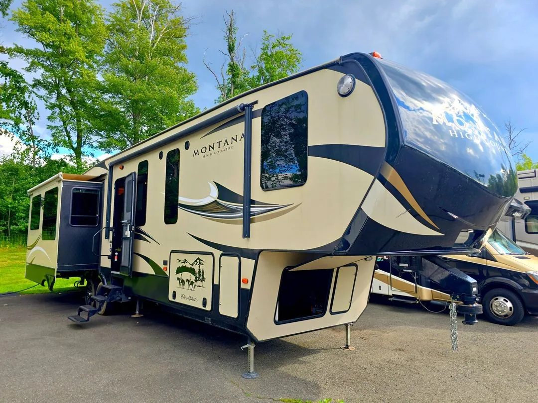 2016 Keystone Montana High Country 370BR - Photo 2