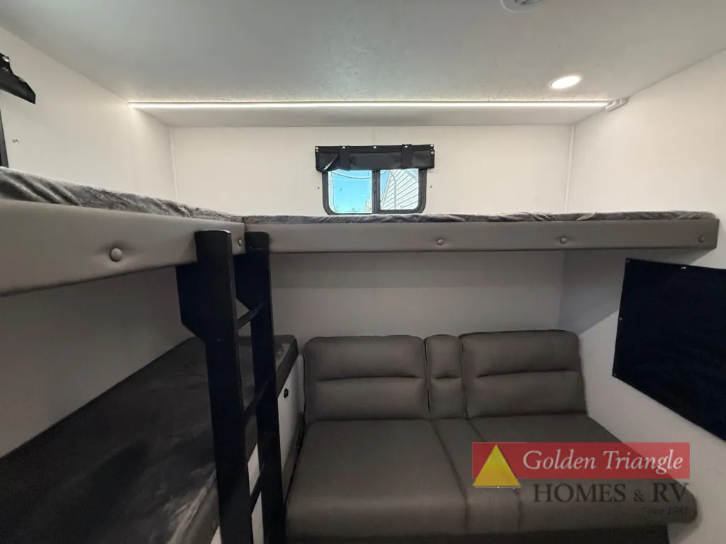 2026 Coachmen Freedom Express Select 30SE, Photos photo 39