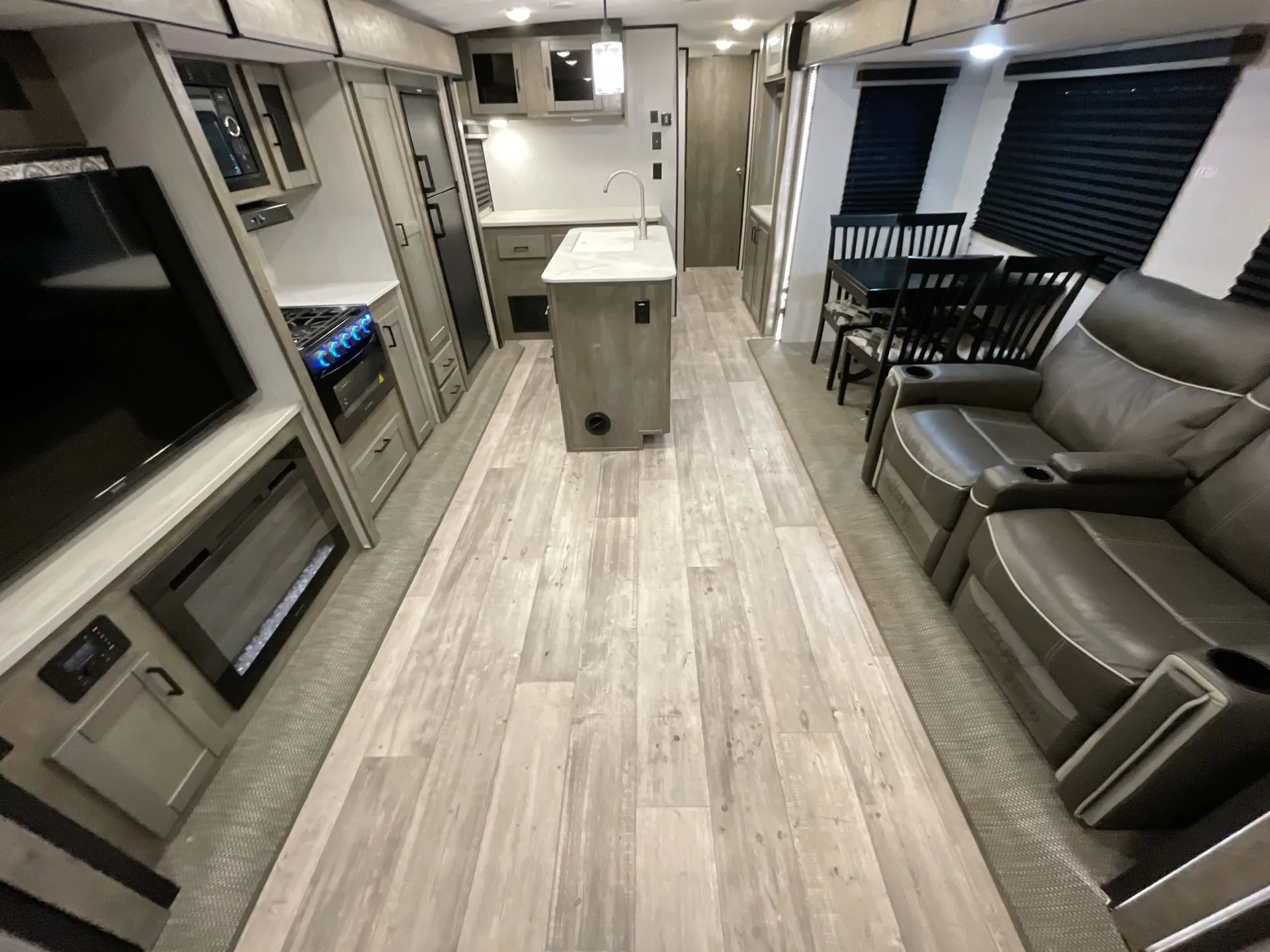 2021 Heartland North Trail 33RETS — living area main