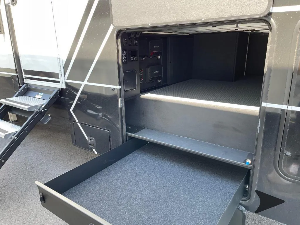 2027 Brinkley Model G 3970, Photos photo 14