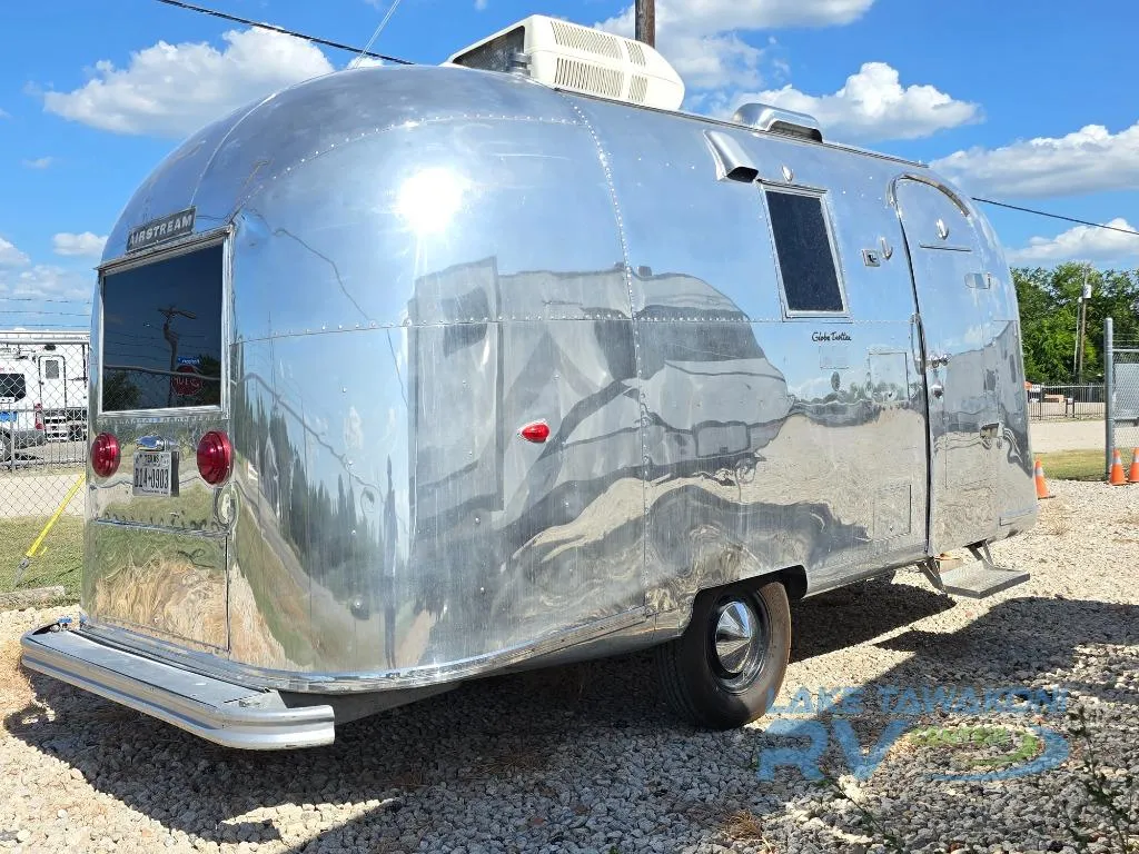 2026 Airstream Airstream Used   Globetrotter - Photo 3