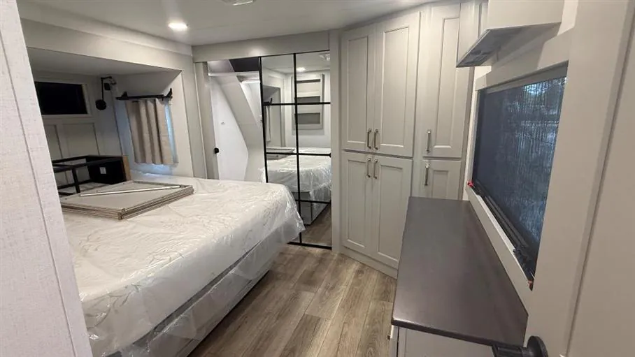 2025 Brinkley Model G 4100, Photos photo 30