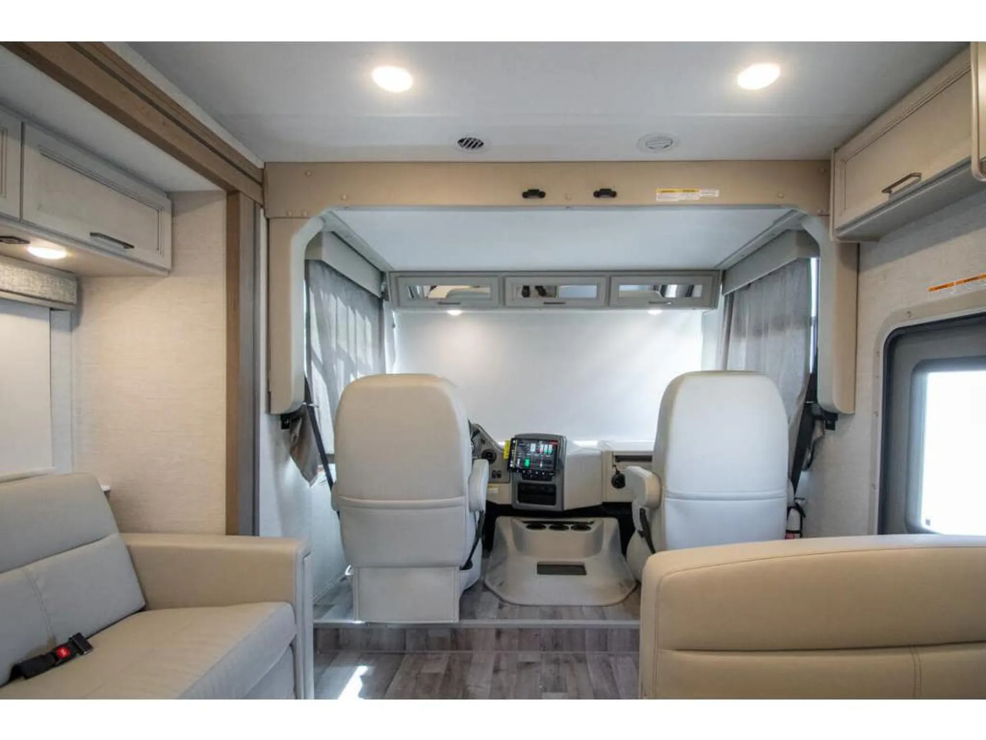 2026 Thor Motor Coach Resonate 29D - Photo 4