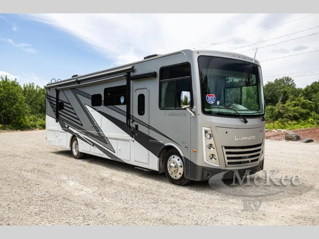 2026 Thor Motor Coach Luminate CC35 - Photo 2