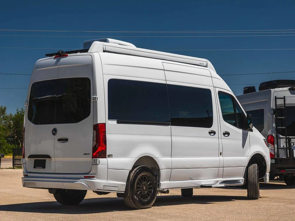 2025 Tiffin Motorhomes GT1 - Photo 4