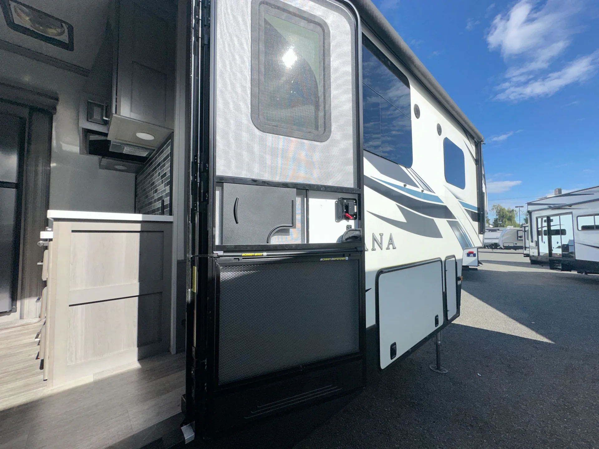 2021 Keystone Montana 3230CK — living area main